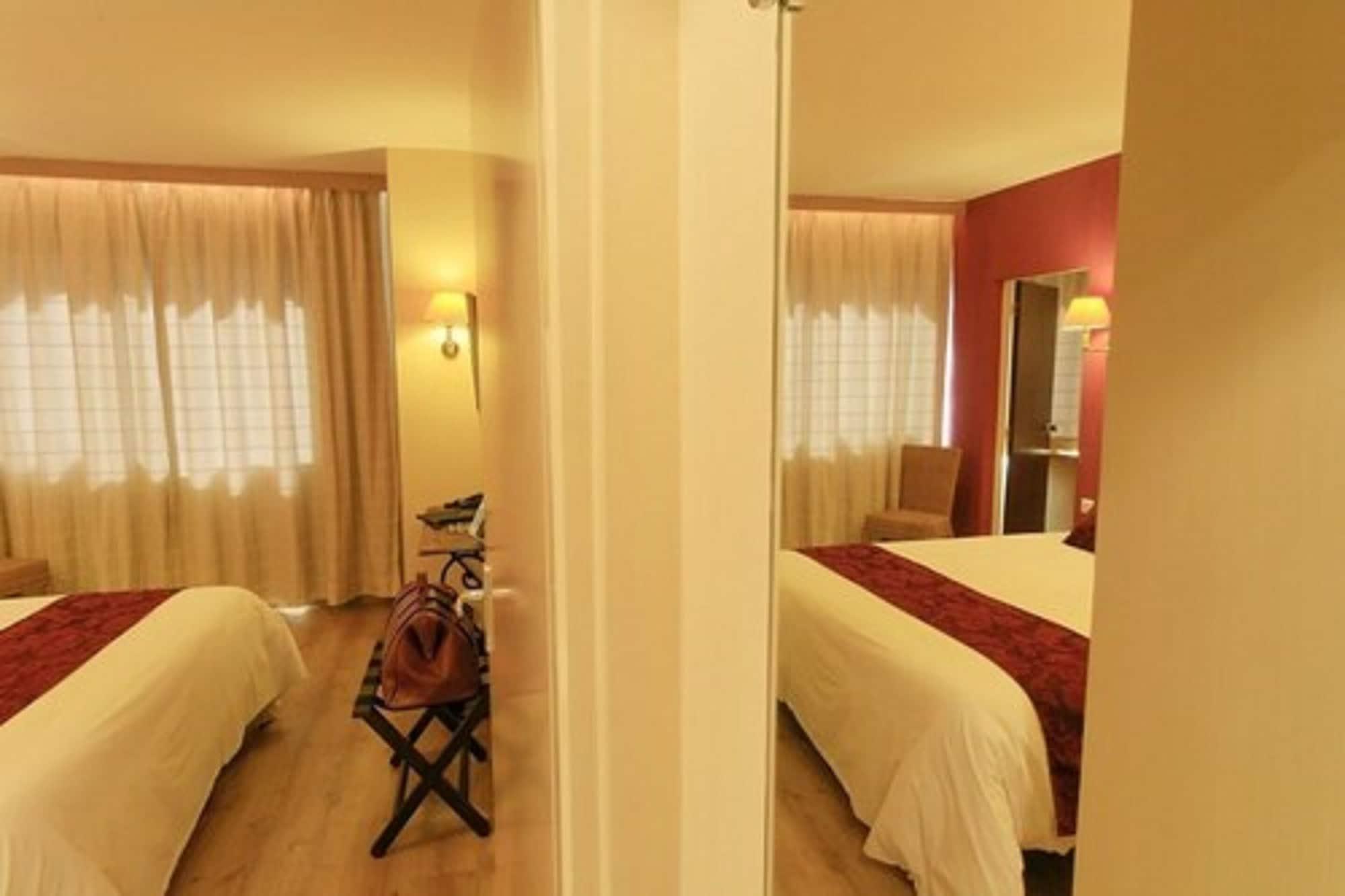 Logis NIMOTEL Hôtel Cosy Nîmes Exterior foto